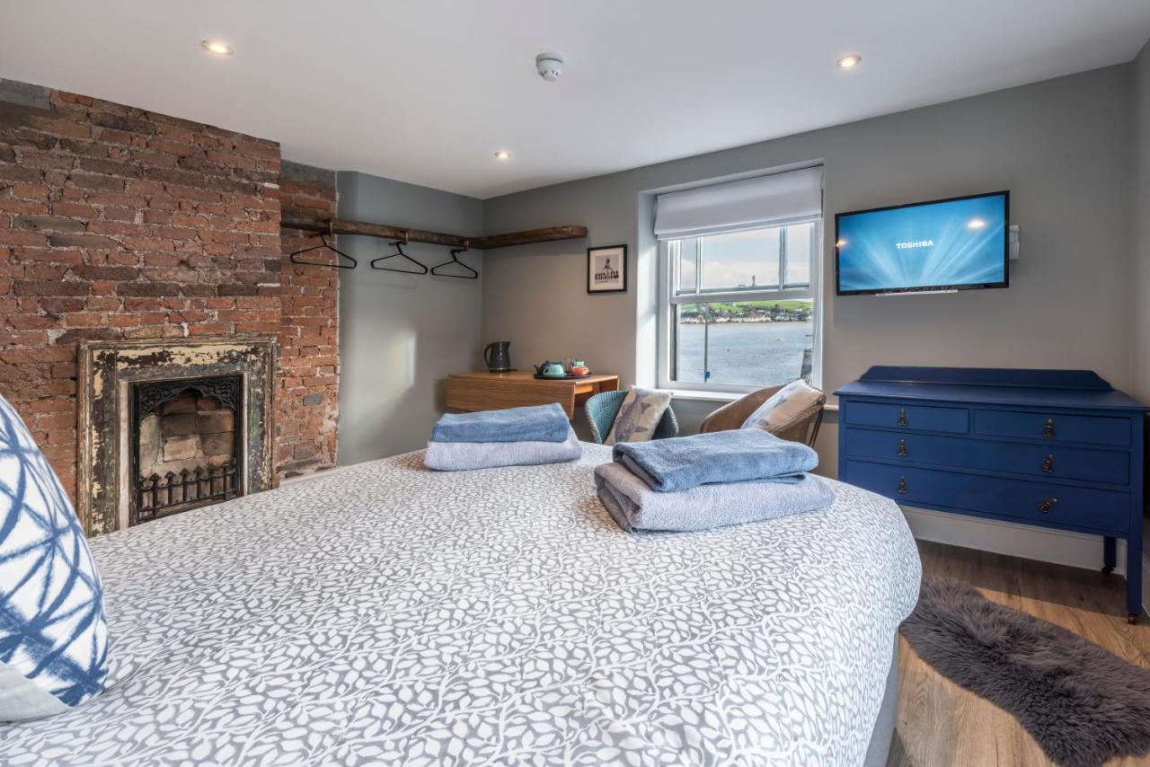 The Royal George 3*